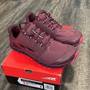 Altra Superior 4.5 Trail Running Shoes - brand new